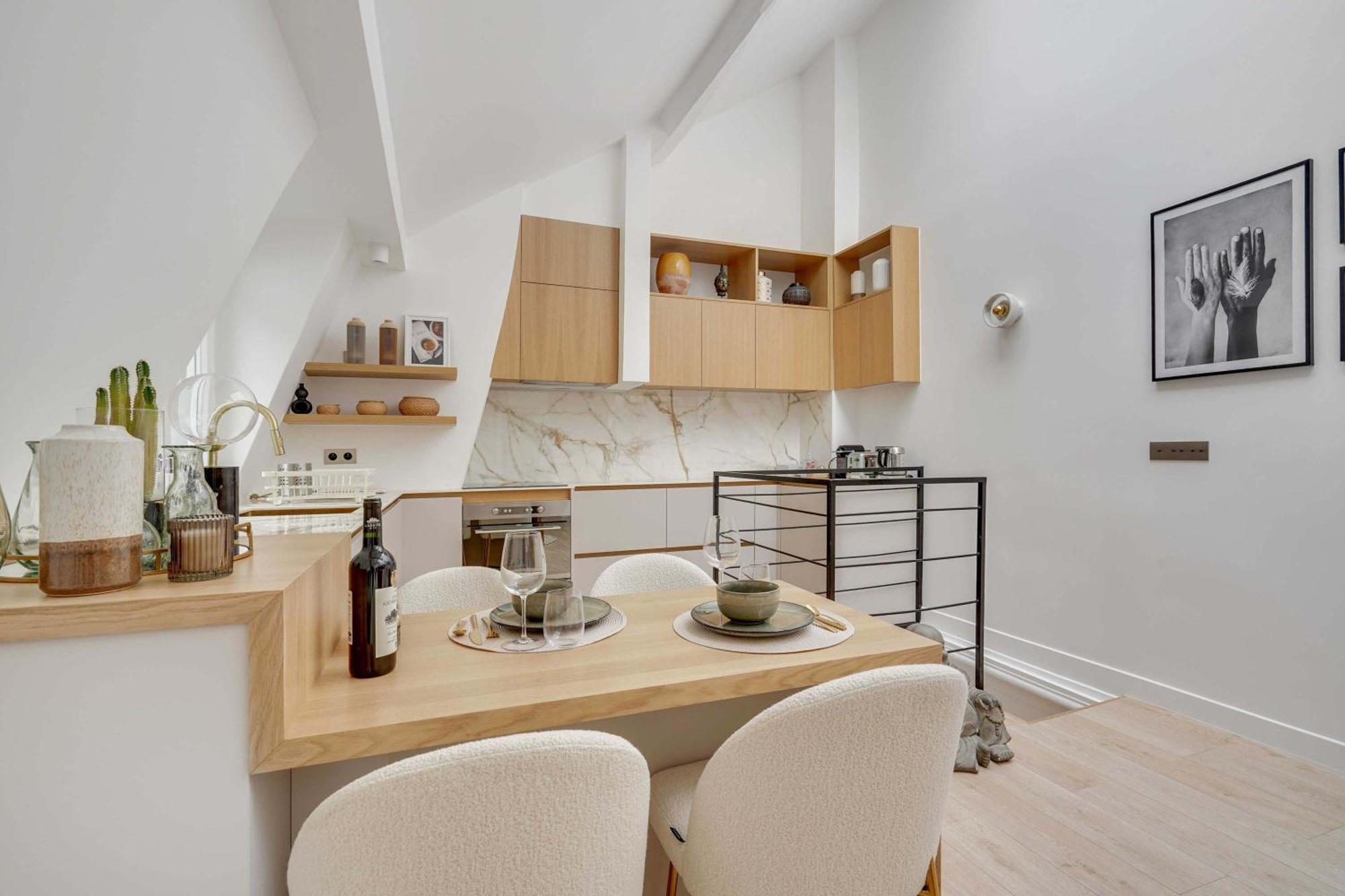 Historical In The Heart Of - 4 Apartment